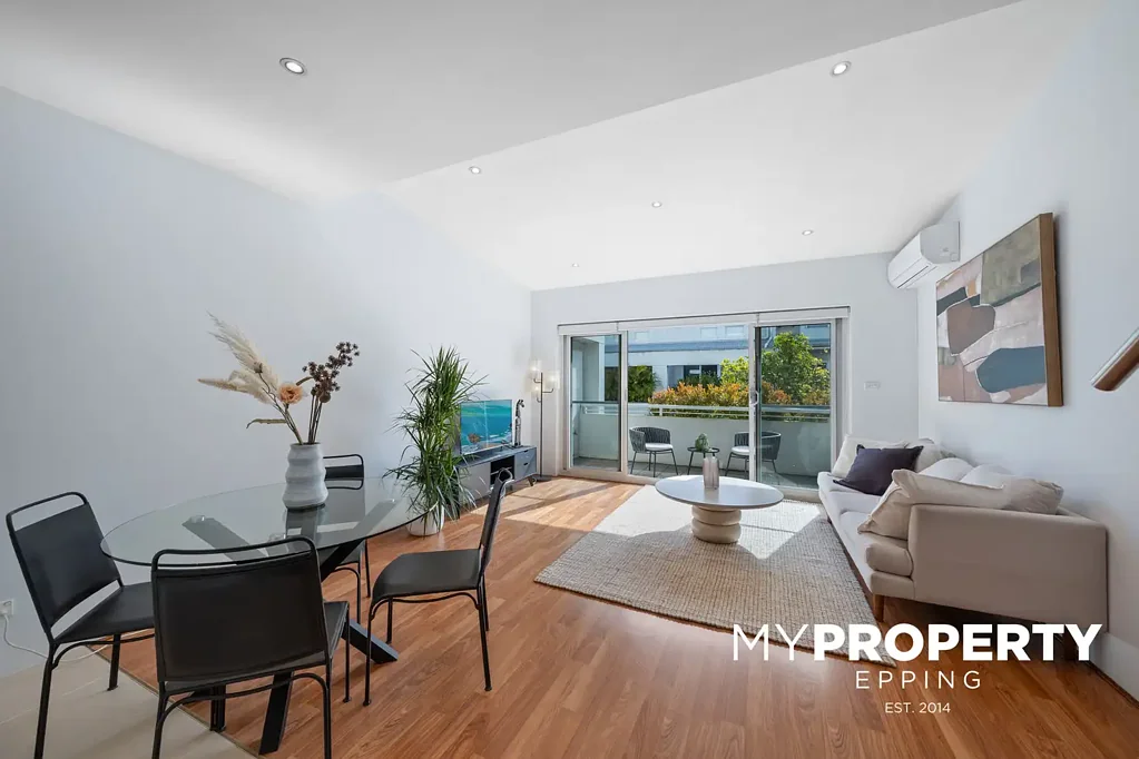 Alexandria 2 Bedroom IMPRESSIVE FULL-BRICK TOWN-HOUSE LIKE APARTMENT (LOW STRATA LEVIES)