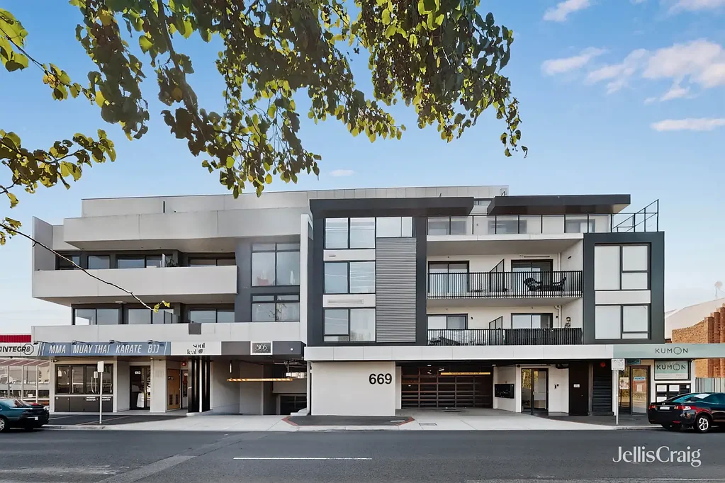 Stylish Two-Bedroom Apartment with Contemporary Comforts