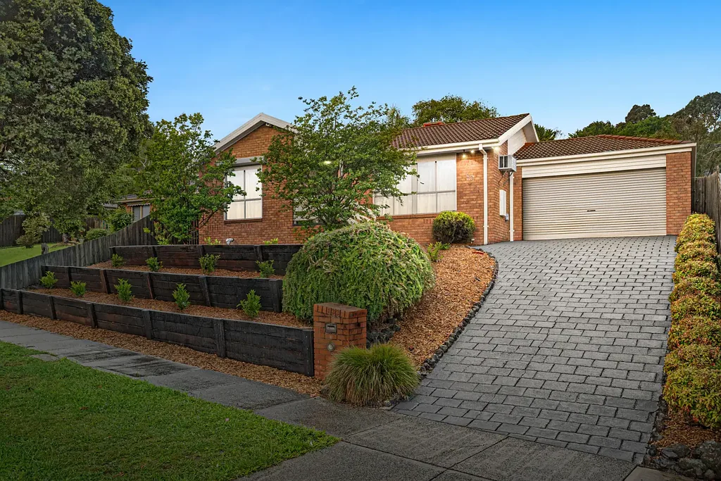 133 Landscape Drive, Mooroolbark, VIC 3138