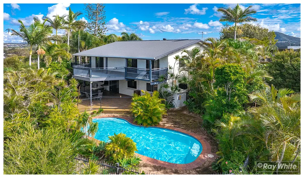 Yeppoon 4બેડરૂમ Private Oasis with Views on a Rare Double Block