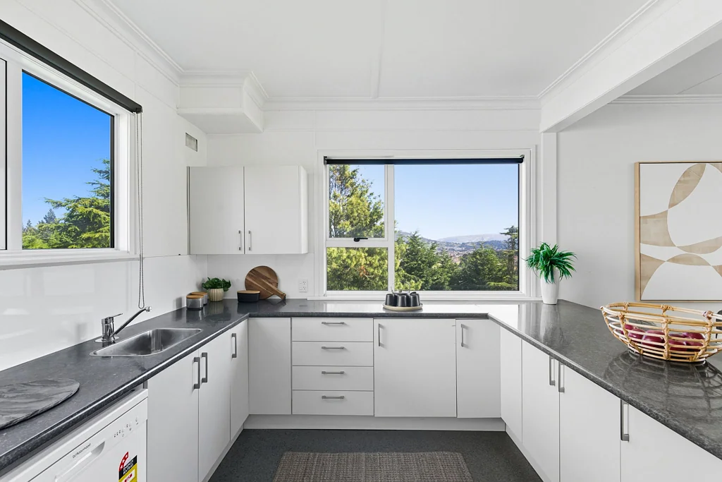 Calton Hill 3房  Elevated, Double-Glazed – A Smart First-Home