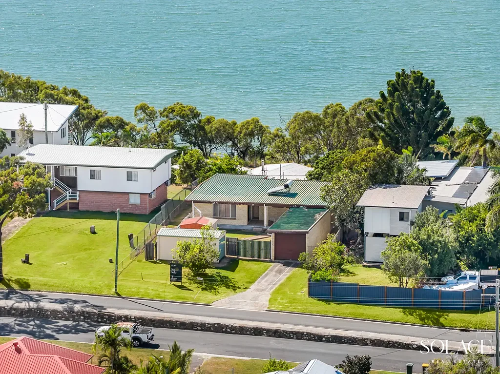Barney Point 3ห้องนอน A home filled with heart, history & a future full of possibilities!