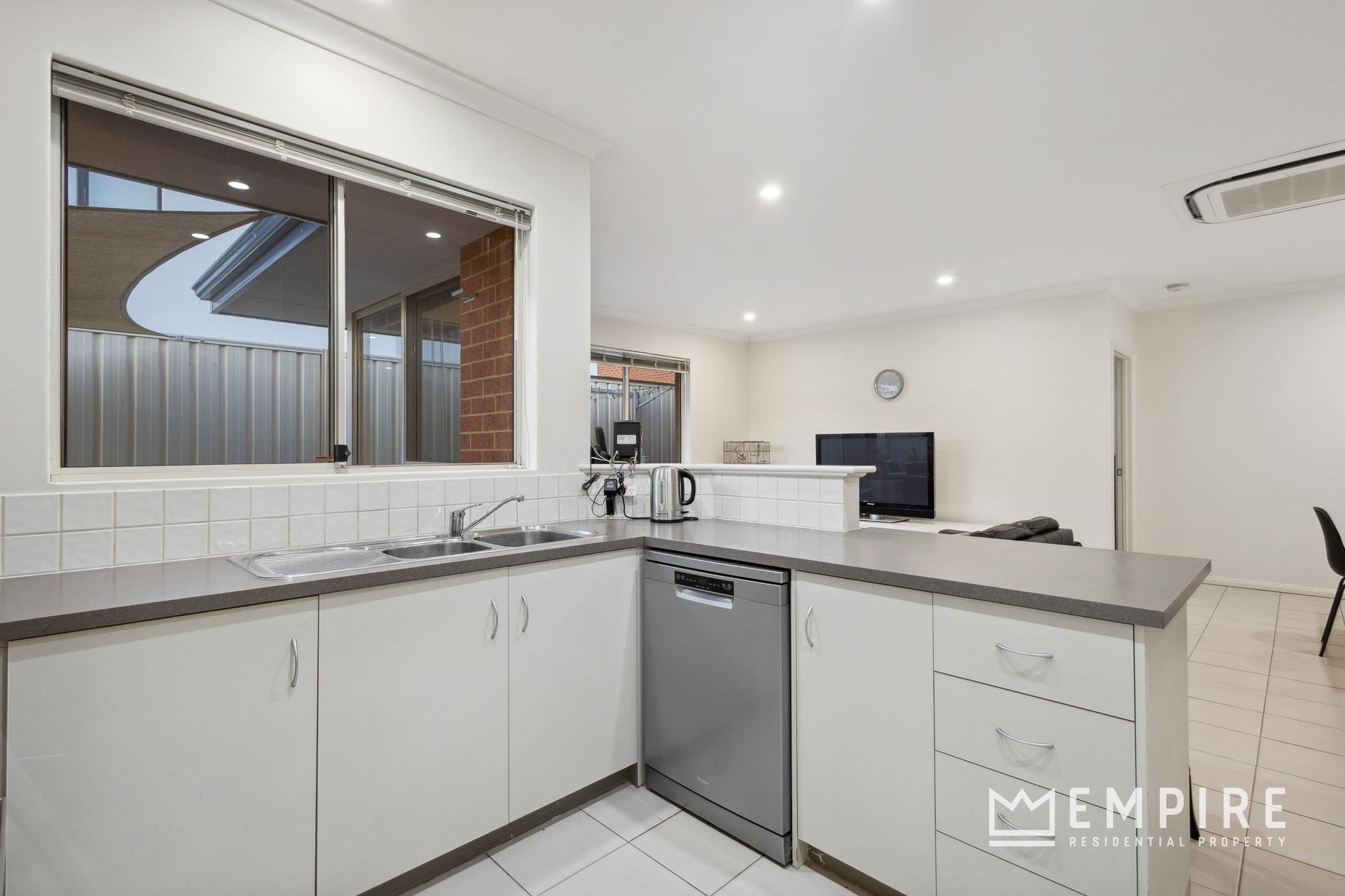 UNIT 6 18-20 POINT WALTER RD, BICTON WA 6157, 0房, 0浴, House