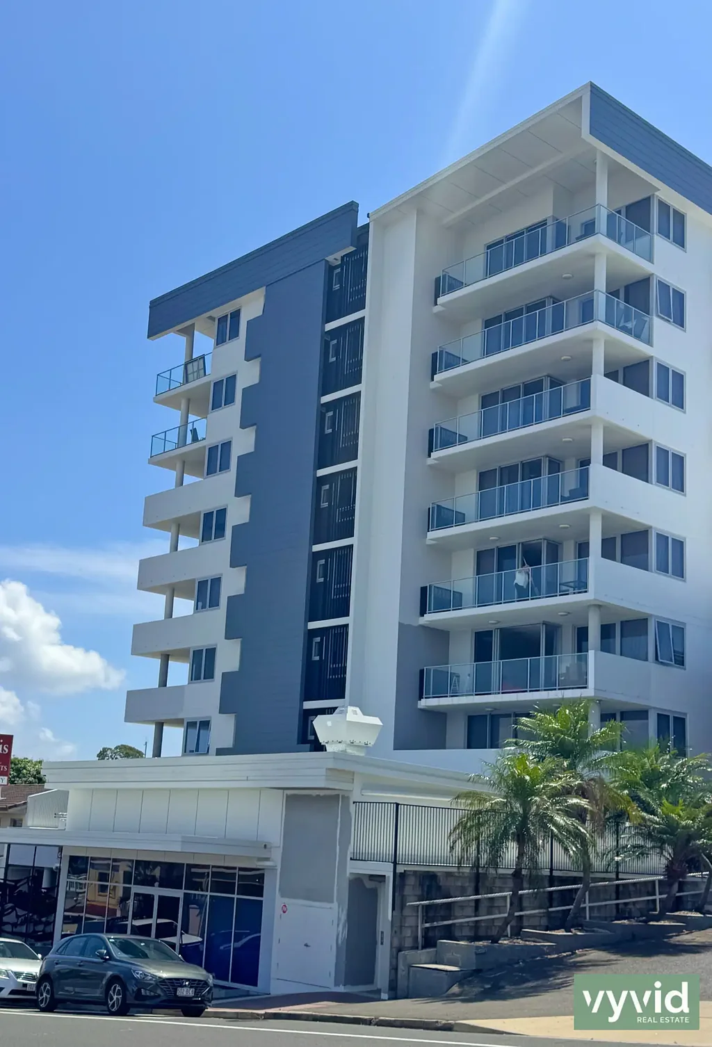 Fully Self Contained Executive Apartment in CBD