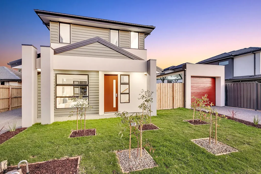Stylish & Convenient Living: Townhouse at 1/42 Cropley Crescent, Laverton