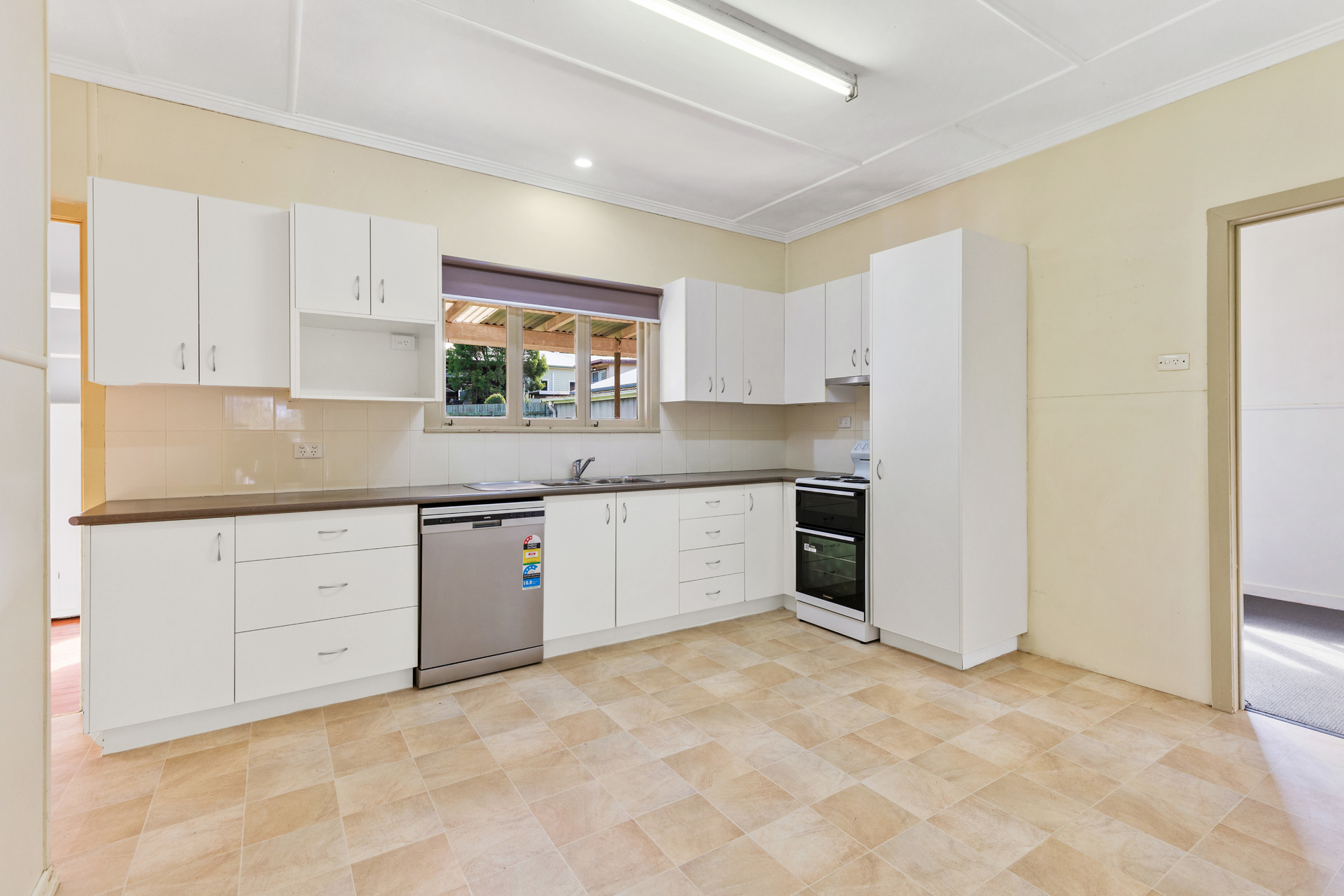 15 SOMME ST, NORTH TOOWOOMBA QLD 4350, 0 कमरे, 0 बाथरूम, House