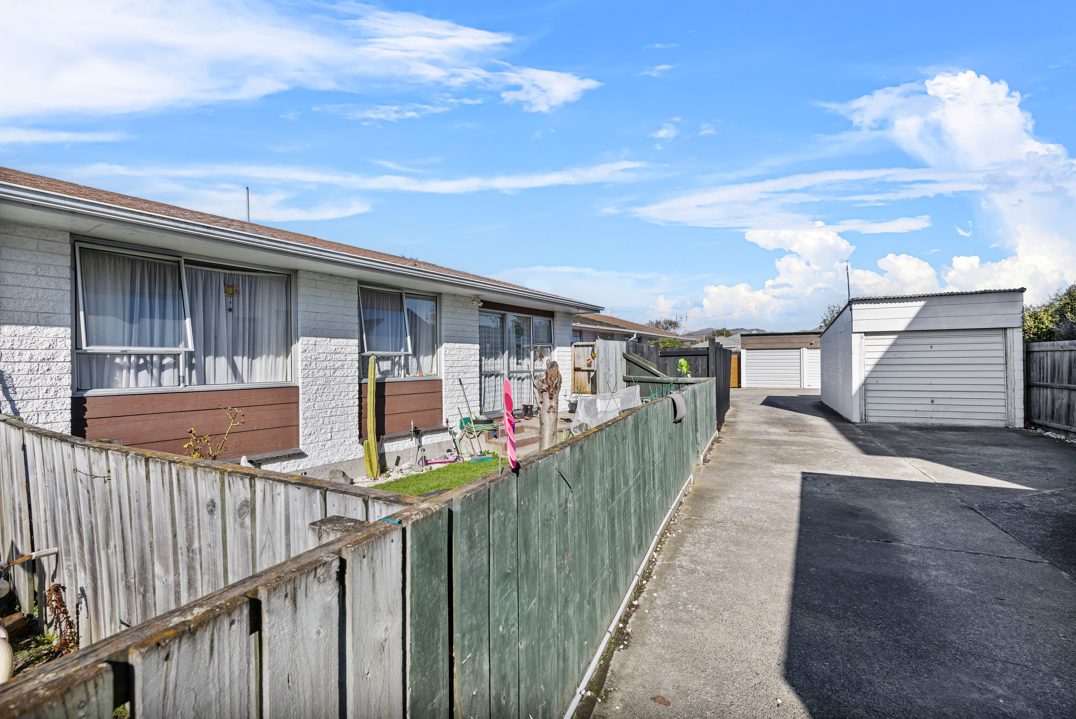 2/426 Worcester Street, Linwood