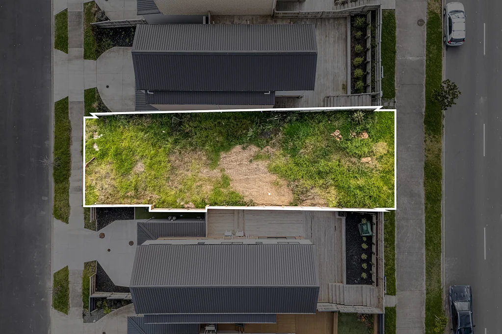 Orewa 永久产权地块，成熟滨海社区中的潜力股！步行即达学校/保护区，便捷接驳公共交通/高速，业主诚意出售！ Land Opportunity in a Growing Neighbourhood