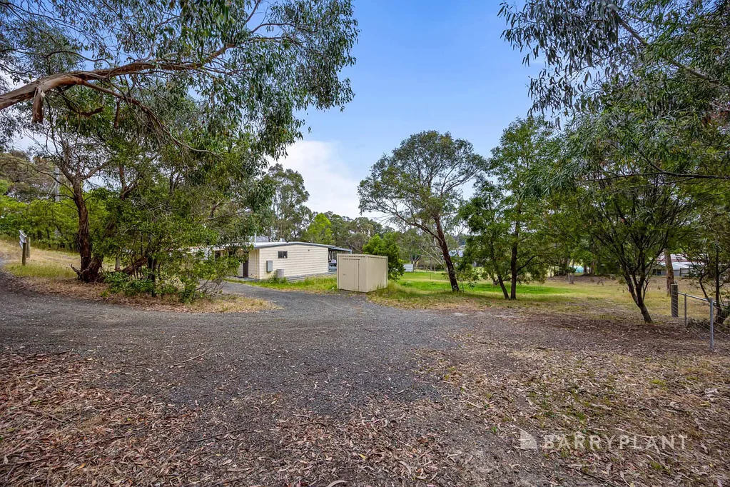32 Young Street, Linton, VIC 3360