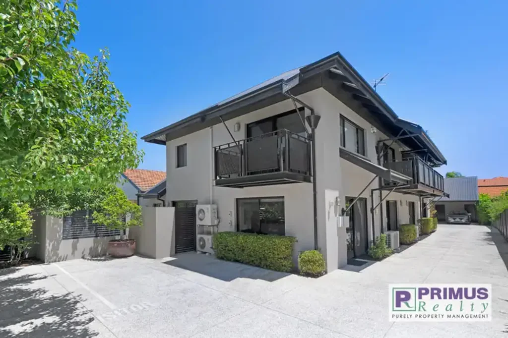 Extraordinary FURNISHED one bedroom townhouse.