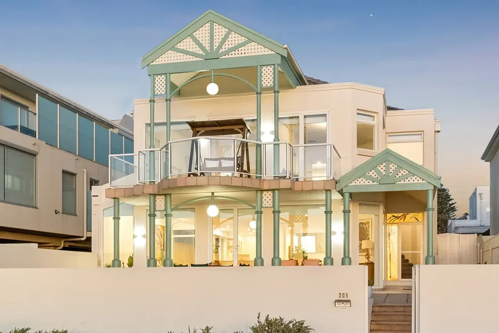 205 Esplanade, Henley Beach, SA 5022