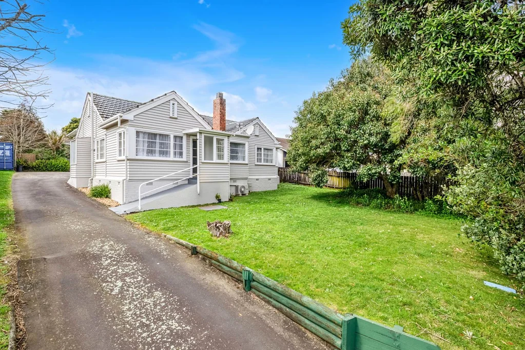 2/14 Great South Road, Manurewa, Manukau City, Auckland