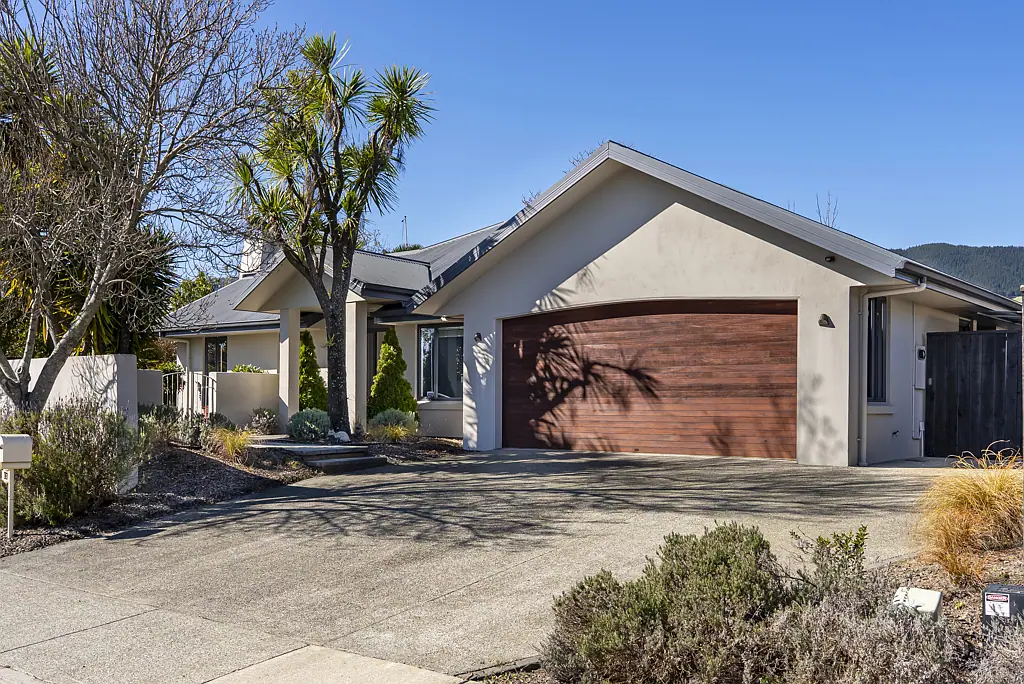 Richmond 4Moenga Family Living in Prime Richmond Location