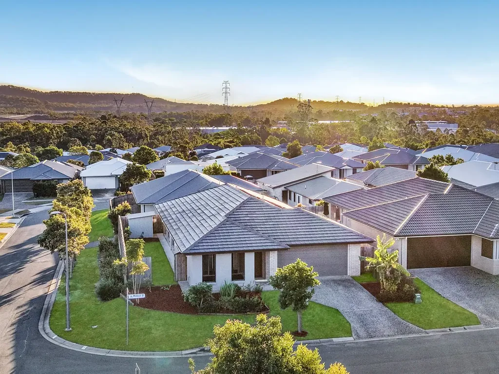 Yarrabilba 4Kwarto Modern Family Living on a Spacious Corner Allotment!