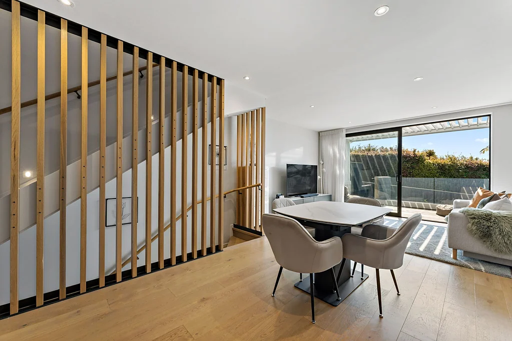 Remuera 3Moenga FIND: Committed vendors, contemporary Remuera.