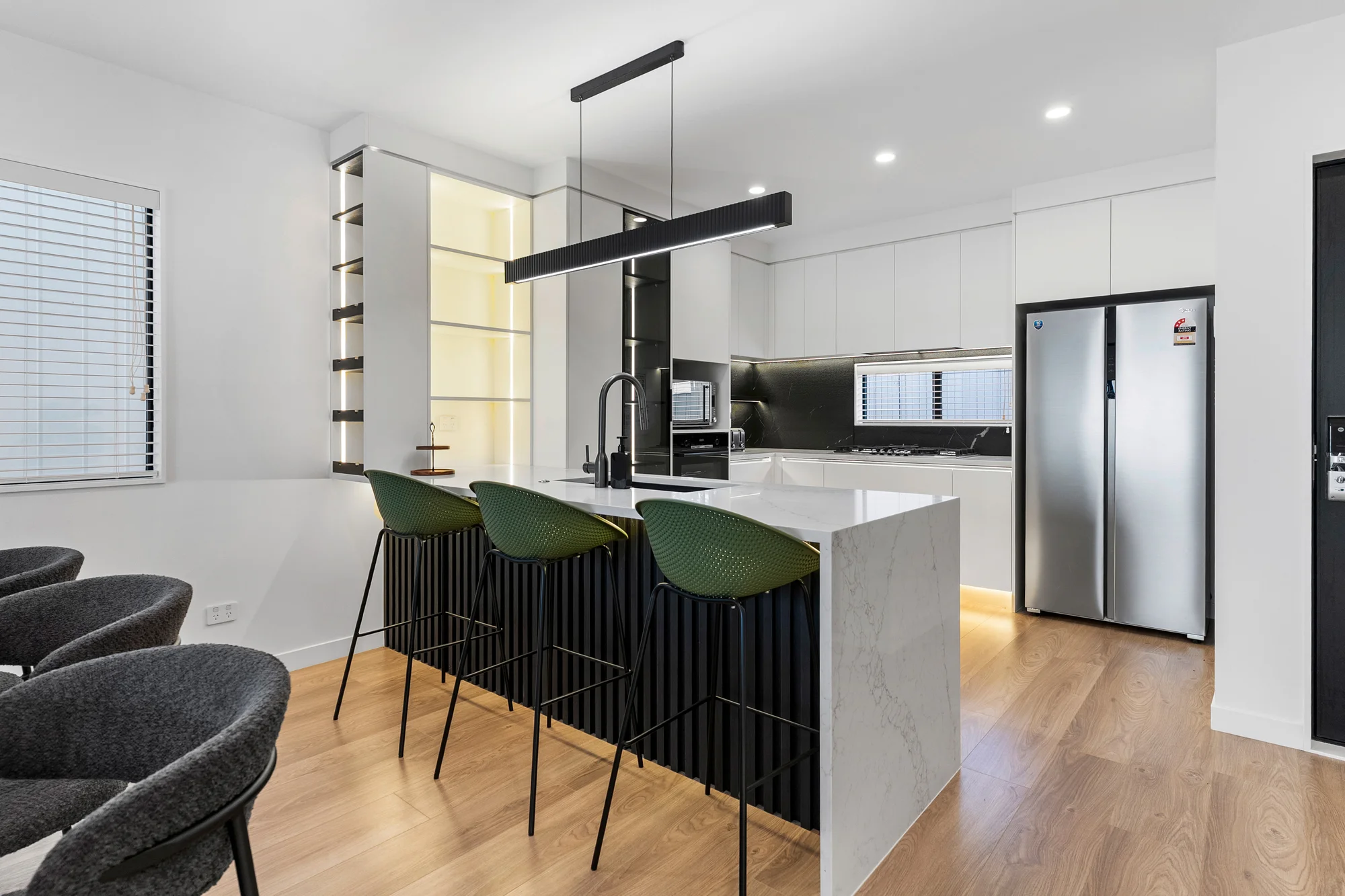 Mairangi Bay 5房 永久产权海景美宅,Rangi名校加持 STYLISH FREEHOLD RANGI HOME WITH SEA VIEWS