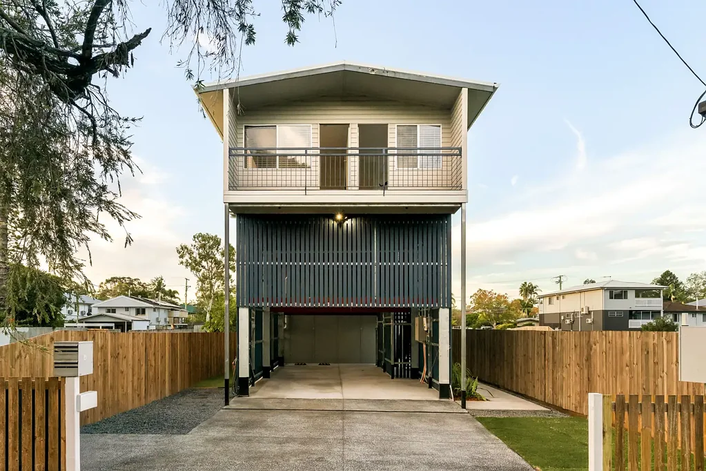 Graceville 4બેડરૂમ TWO PROPERTIES IN ONE - LIVE IN BOTH OR INVEST