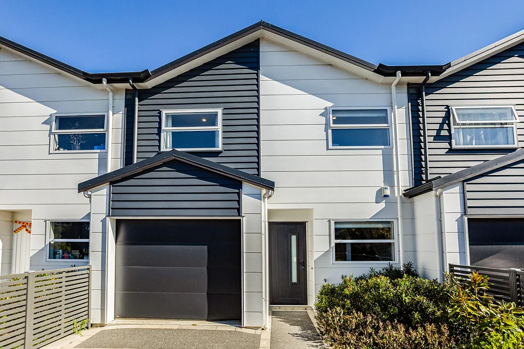 Porirua 3 Bedroom Overseas owner wants SOLD - AUCTION