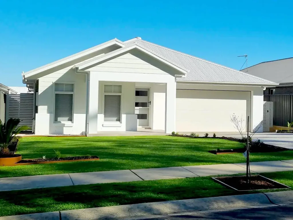 Medowie 4Kwarto Stunning Brand-New Allworth Home in The Gardens Estate, Medowie
4 Bedrooms | 2 Bathrooms | 2 Living Areas | Formal Dining | 2-Car Garage