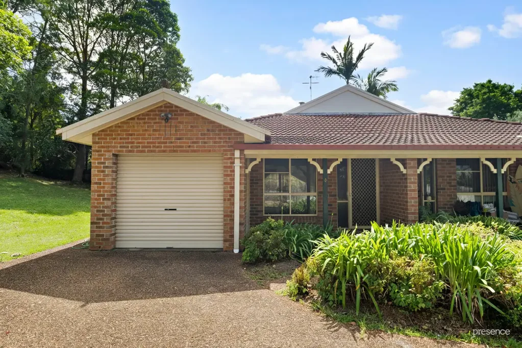 TWO-BEDROOM DUPLEX WITH TRANQUIL BUSH OUTLOOK IN SOUGHT-AFTER SPEERS POINT
