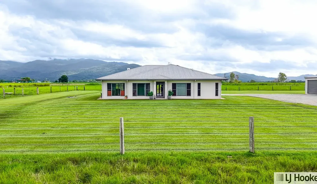 Birkalla 4房  Exceptional Family Living on 10 Acres with Stunning Mountain Views