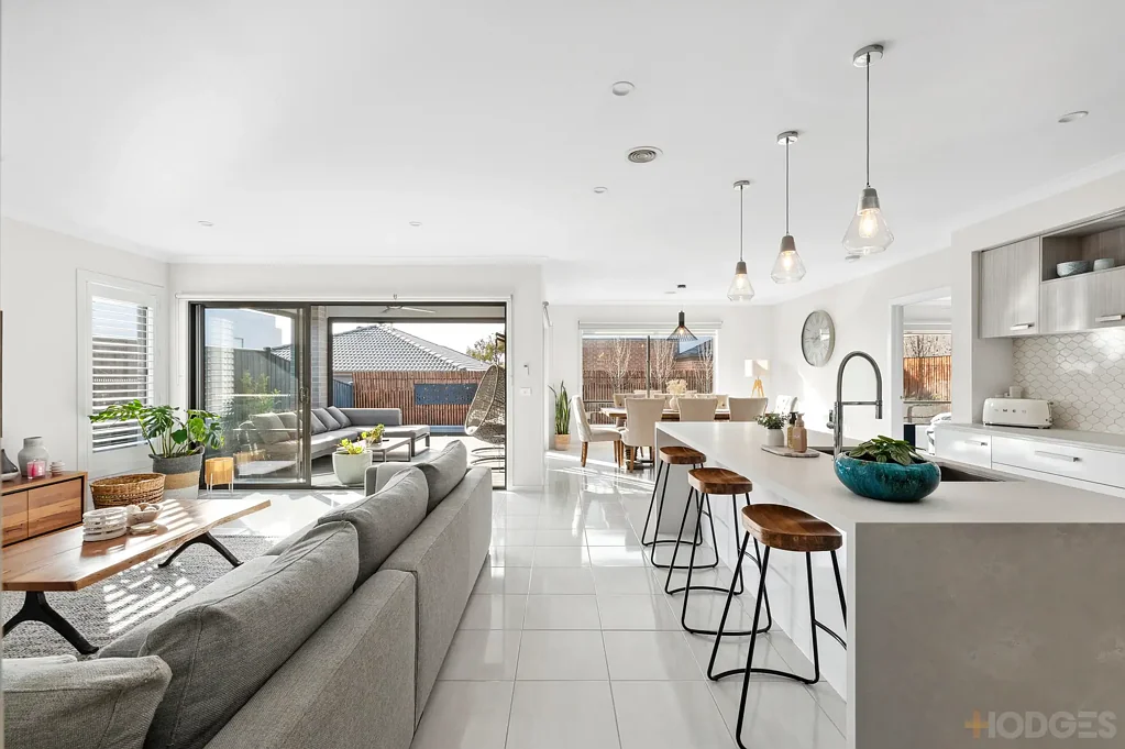 Curlewis 4房  Modern Comfort in a Coastal Setting