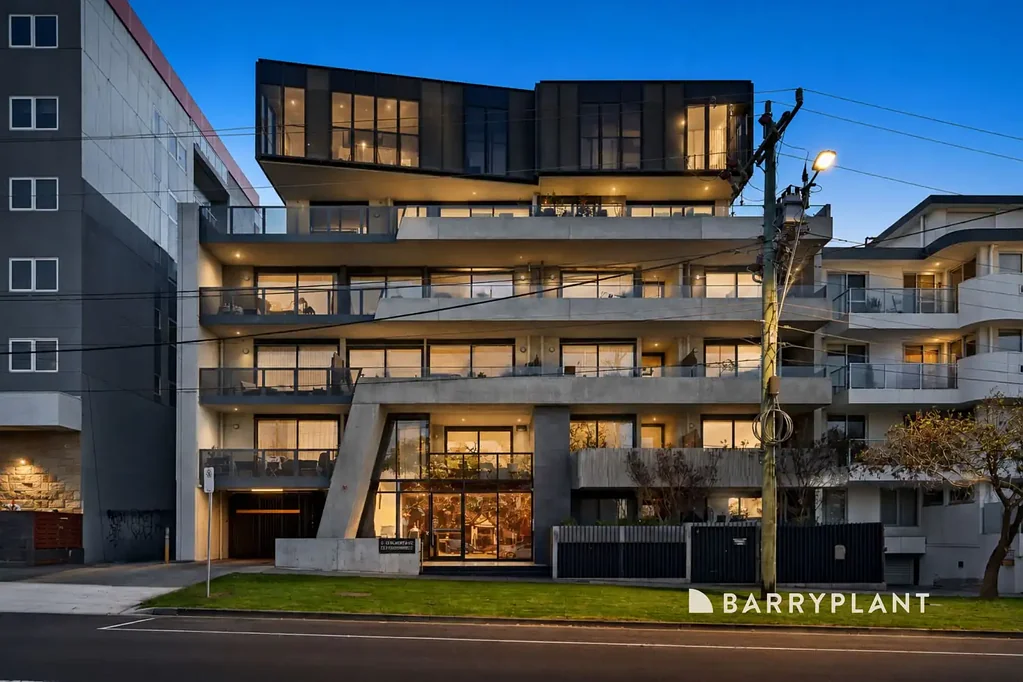 Oakleigh 2房 Oakleigh 交通最便利区域的精彩生活 A Fabulous Lifestyle in Oakleigh's Most Connected Pocket