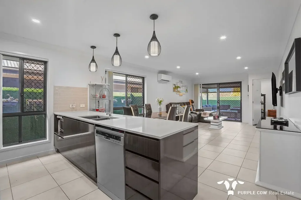 Griffin 4બેડરૂમ Family living with comfort and convenience