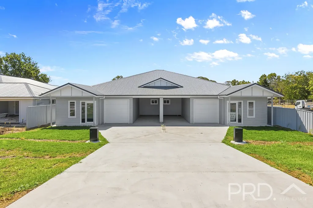 43A & 43B Broughton Street, Tumut, NSW 2720