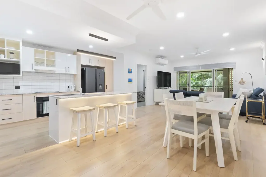 For Rent, Fully Furnished, Clifton Beach 3 Bedroom Unit
