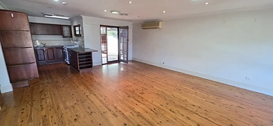 8 Mallacoota Street, Wakeley, NSW 2176, 3房, 1浴, House
