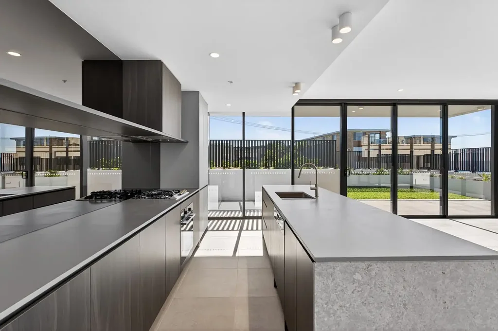 The Entrance 2部屋 Developer’s Final Release | Rare Garden Apartment in GLASS