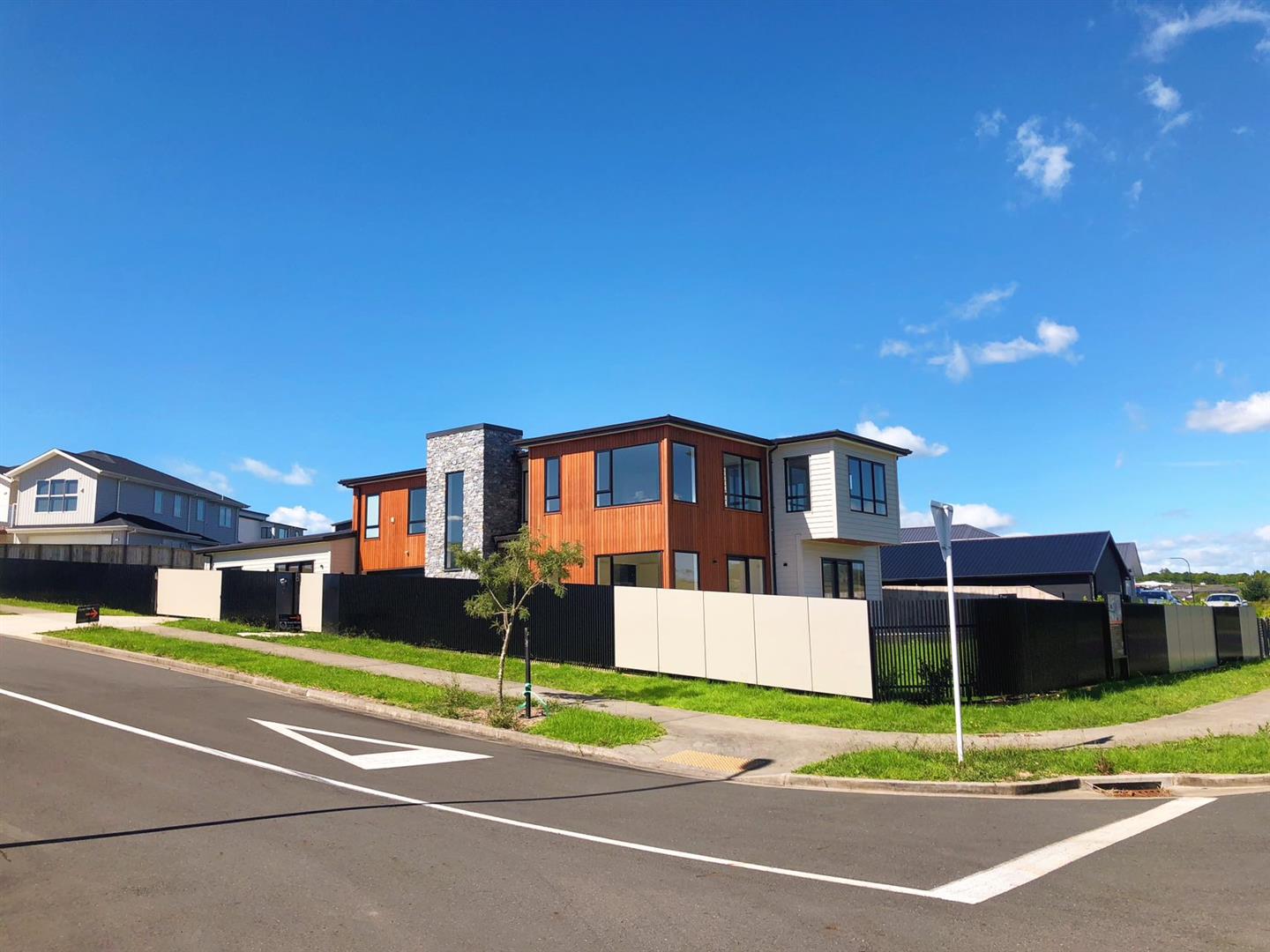 2 Whawhaki Road, Beachlands