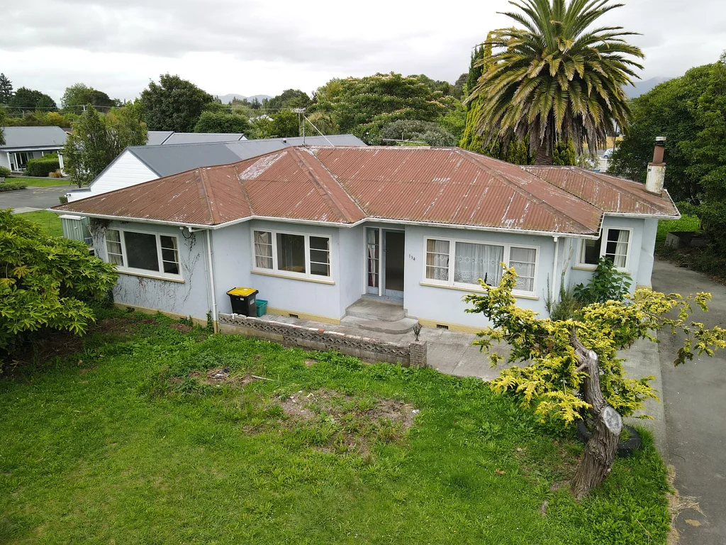 Greytown 3कमरा Main Street Opportunity - Must be Sold