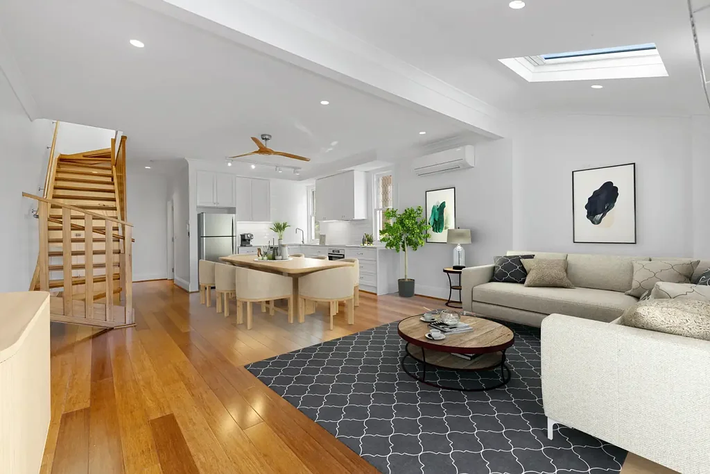 Semi Style Apartment in the Heart of Bellevue Hill!