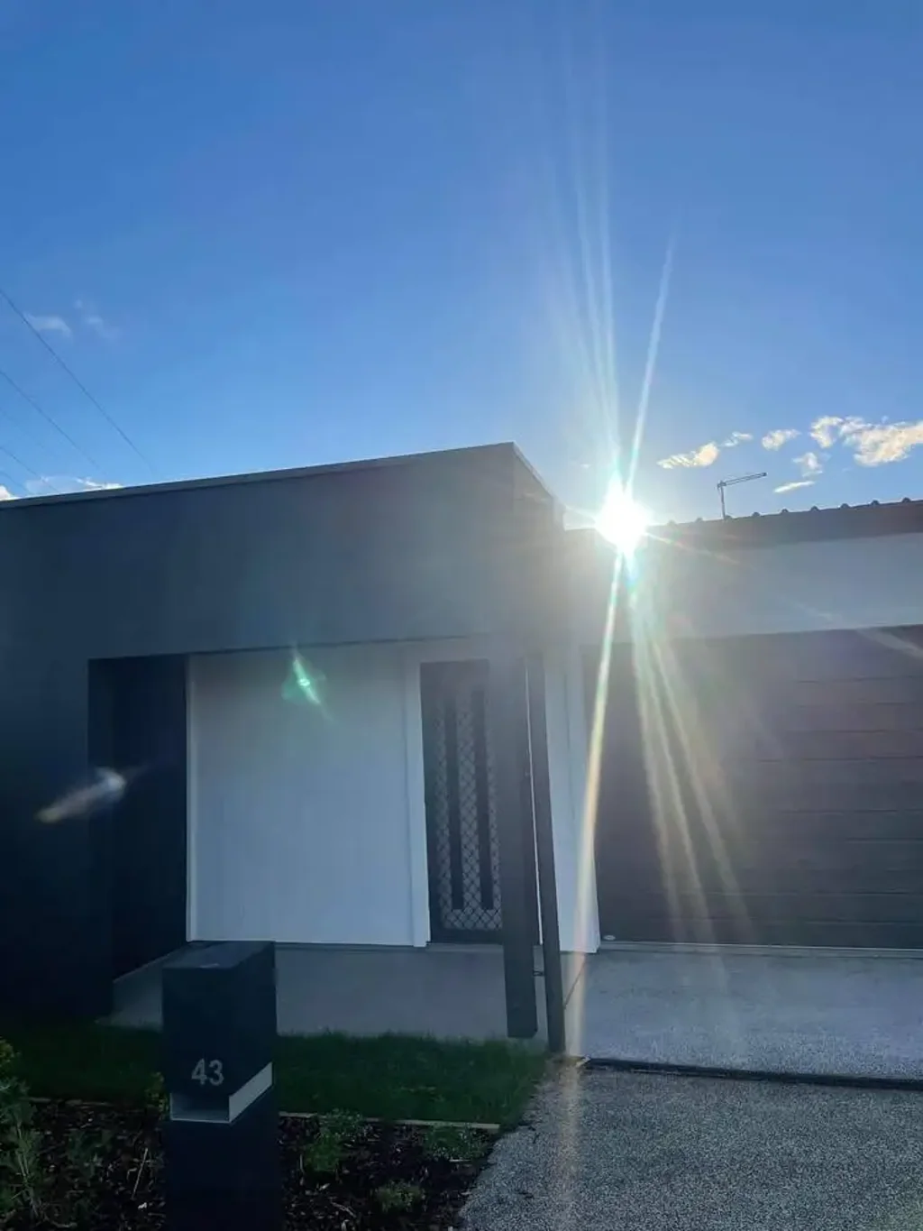 Modern 3 bedroom duplex located in Ripley