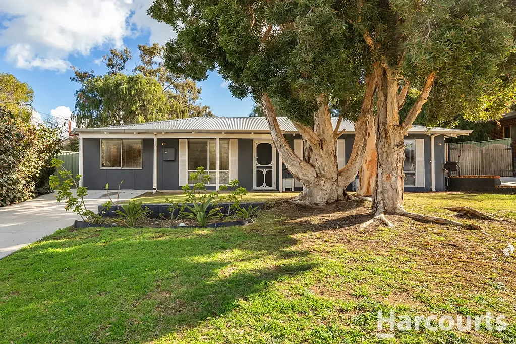 Falcon 4ห้องนอน Renovated Coastal Family Home with Powered Shed & Side Access
