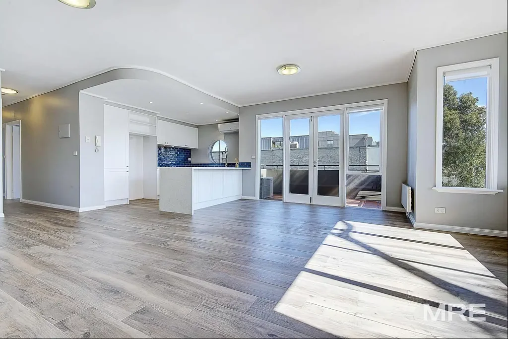 Sun drenched oversized and perfectly located