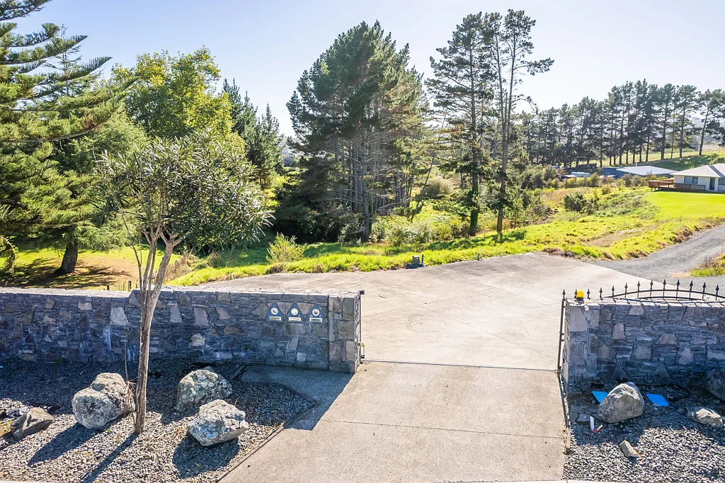 Huntly Space, views, and potential
