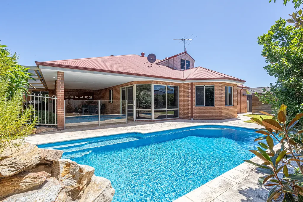 18 Torridon Loop, Wanneroo, WA 6065