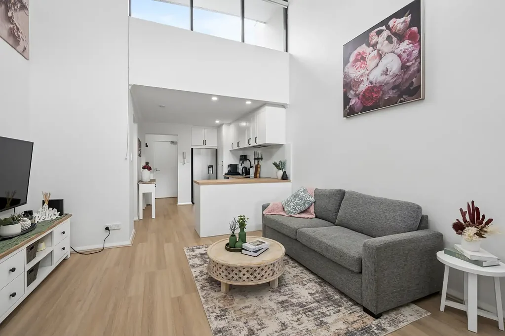West Perth 2બેડરૂમ Soaring Ceilings, Light & Space on the Top Floor