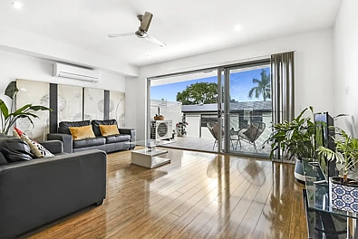 5/126 Eugaree St, Southport, QLD 4215, 3 slaapkamers, 3 badkamers, Townhouse