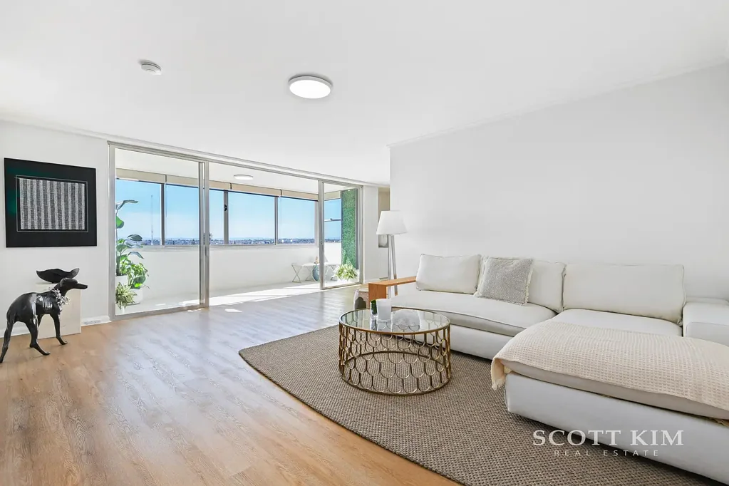 Toorak 3ਬੈੱਡਰੂਮ Prestige, Privacy & Panoramic Views in Toorak’s ‘Oakdene’