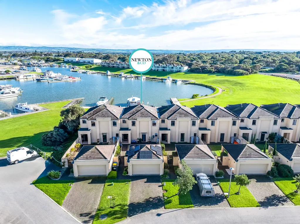 Hindmarsh Island 3 Slaapkamer Marina Lifestyle at Its Finest - Exceptional Waterfront Living on Hindmarsh Island
