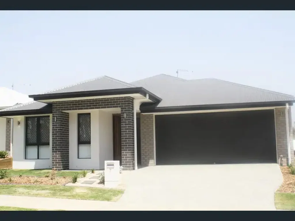 Logan Reserve 4房 Logan中心地带 4卧2卫现代宅 时尚套内浴室 开放式设计 优质厨房电器 宽敞户外区 双遥控车位 便利生活配套 Modern Family Home with Stunning Features