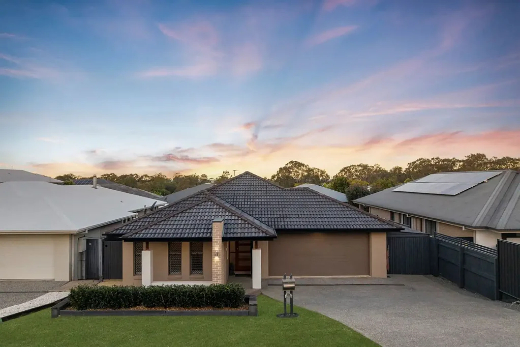 Thornlands 4 Bedroom Modern Family Living in a Prime Thornlands Location