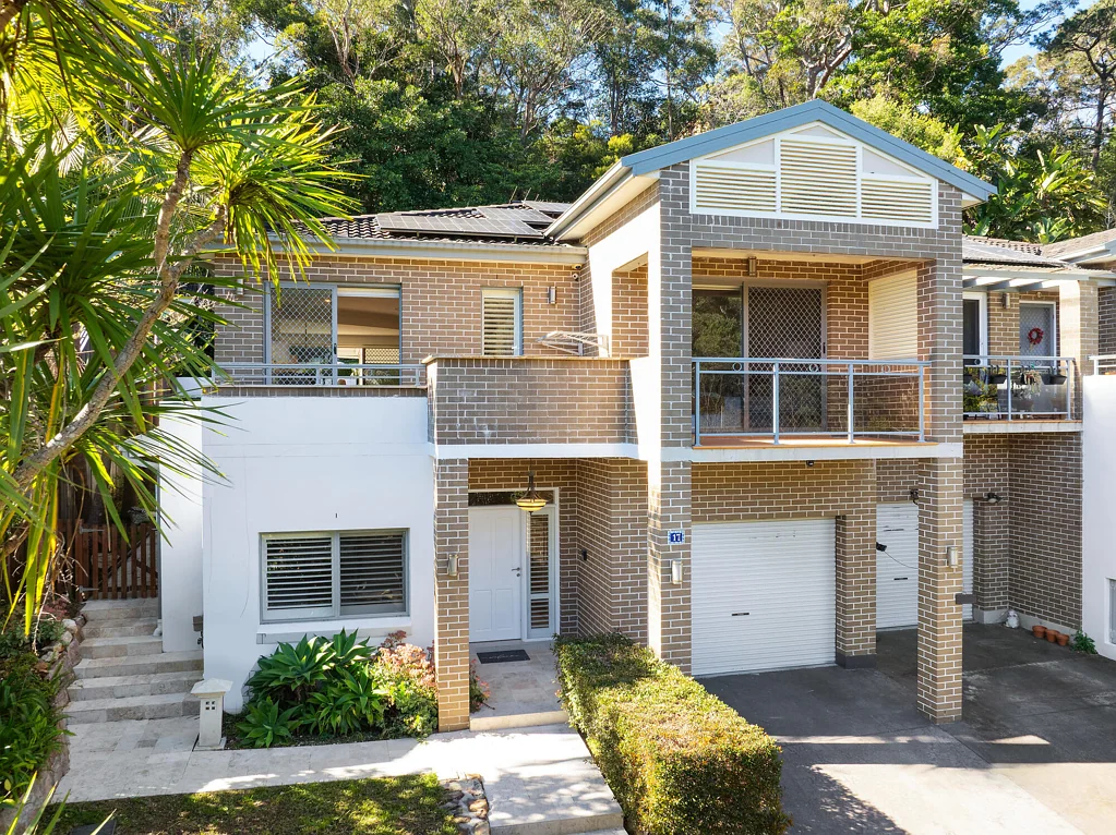St Ives 3房 现代宽敞，易于打理的娱乐型住宅 Modern and substantial, easy-care entertainer