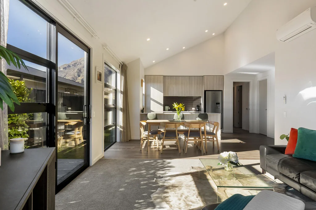 Lake Hayes Estate 4બેડરૂમ STYLE, SPACE & HOME AND INCOME