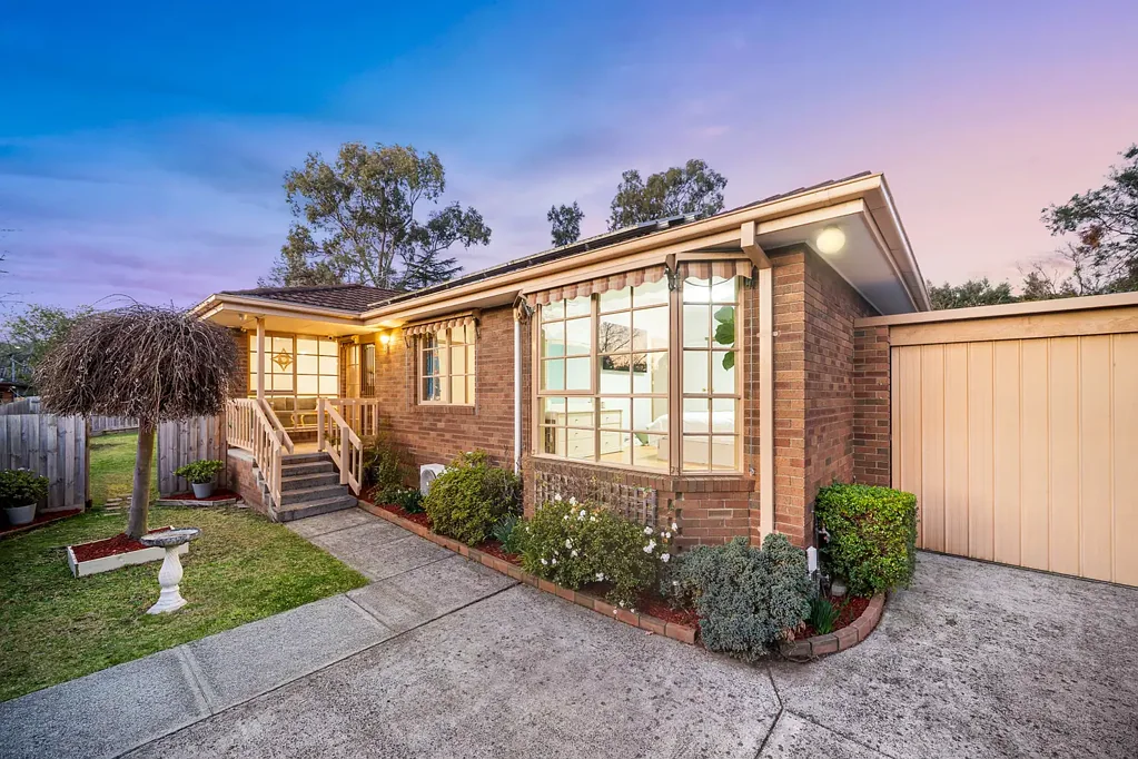 Mitcham 3 Bedroom Private Oasis with Spacious Outdoor Living & Modern Comforts