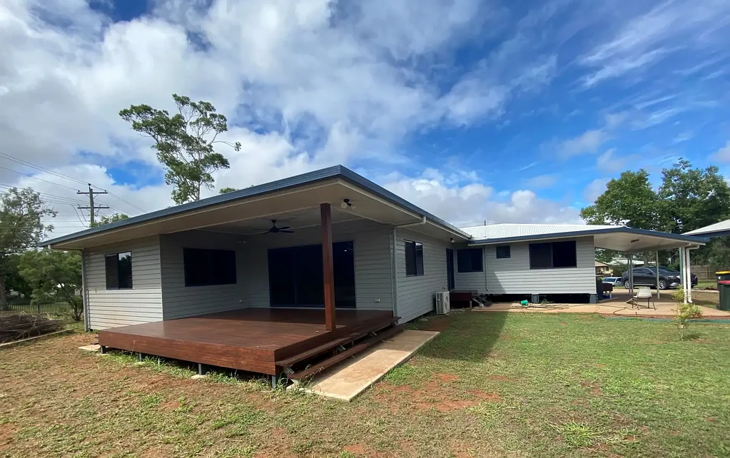 NEWLY RENOVATED 5 BEDROOM HOME! LARGE BLOCK, MASSIVE SHED, HUGE DECK! ONLY 800m FROM TOWN!